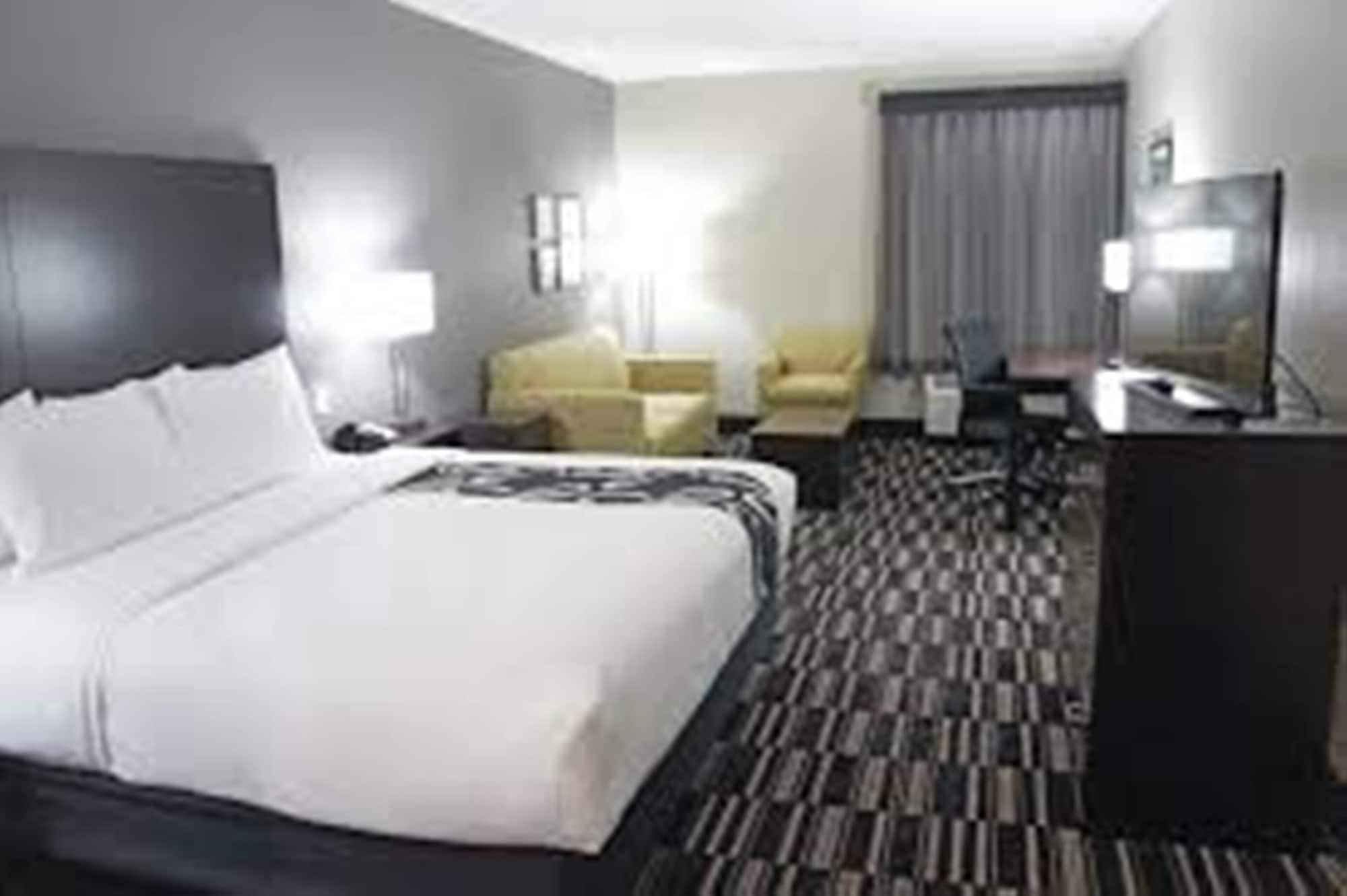 La Quinta By Wyndham Fort Worth - Lake Worth Экстерьер фото