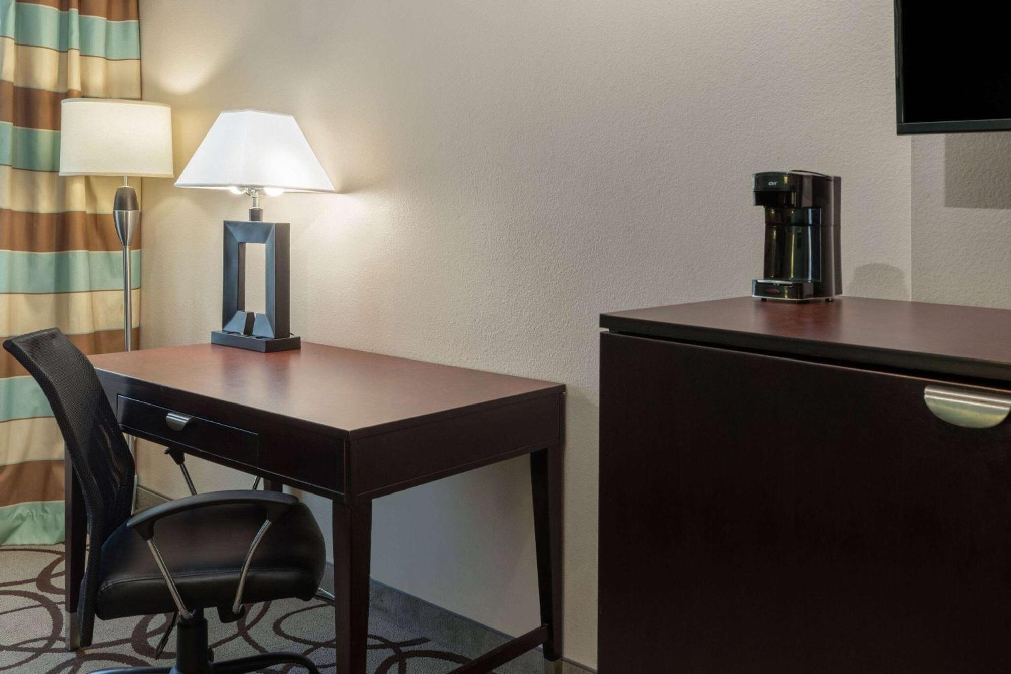 La Quinta By Wyndham Fort Worth - Lake Worth Экстерьер фото